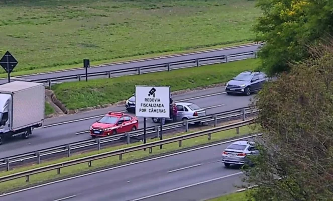 Acidente registrado no km 1 do Anel Viário Magalhães Teixeira rodovias