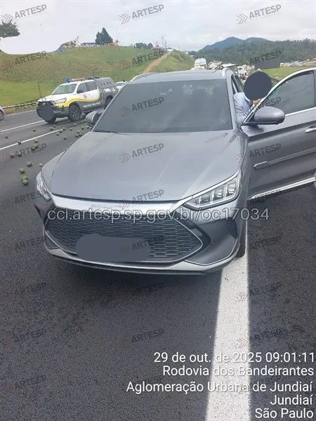Automóvel BYD rodovia dos Bandeirantes