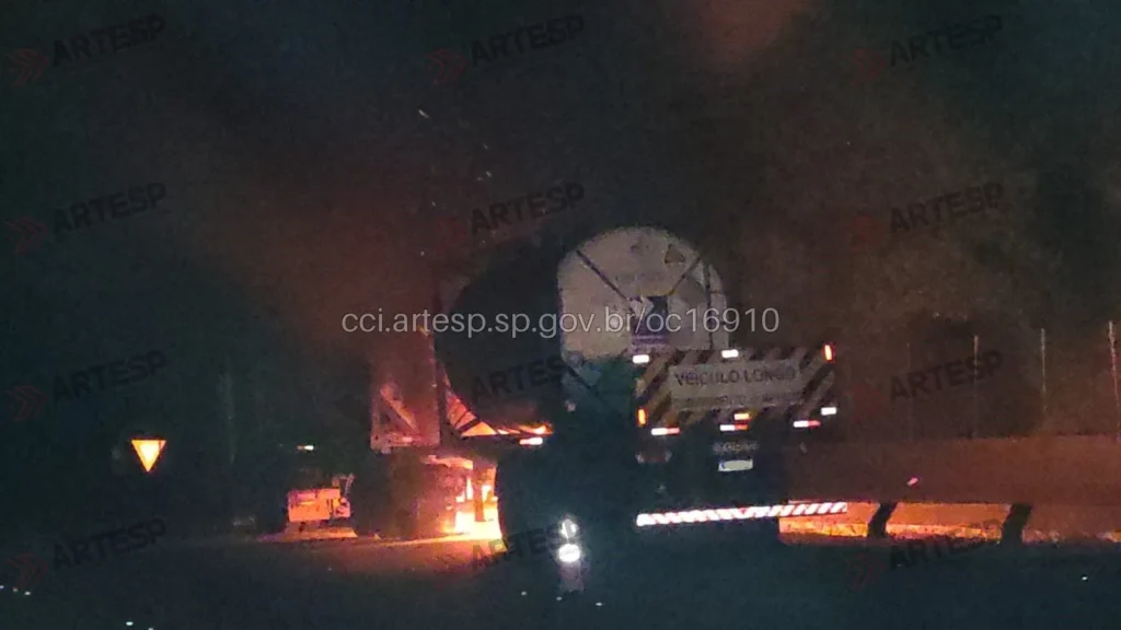 Bitrem Volvo rodovia anchieta litoral