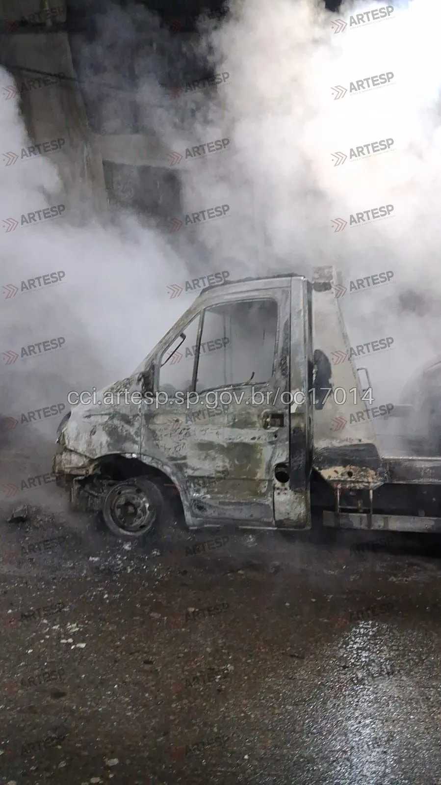 Caminhão Iveco Daily rodovia dos Imigrantes
