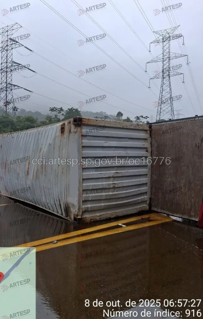 Carreta Iveco cônego domênico rangoni litoral