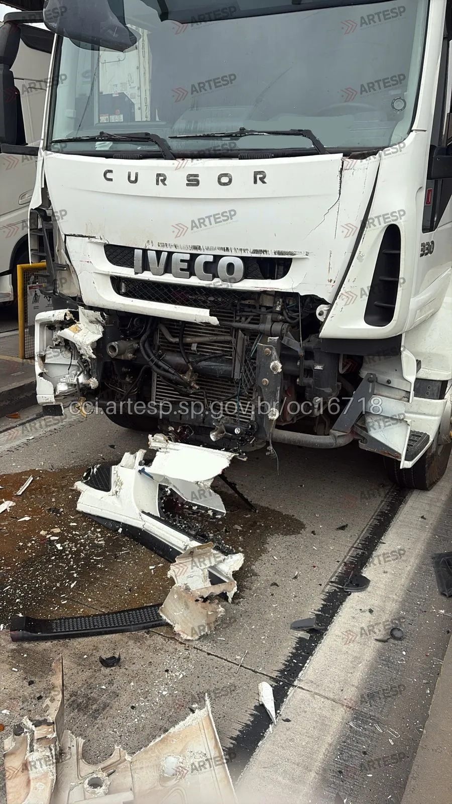 Carreta Iveco rodoanel Ribeirão Pires