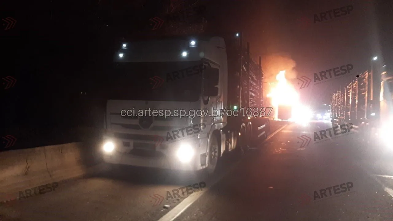 Carreta Mercedes-Benz rodoanel sp