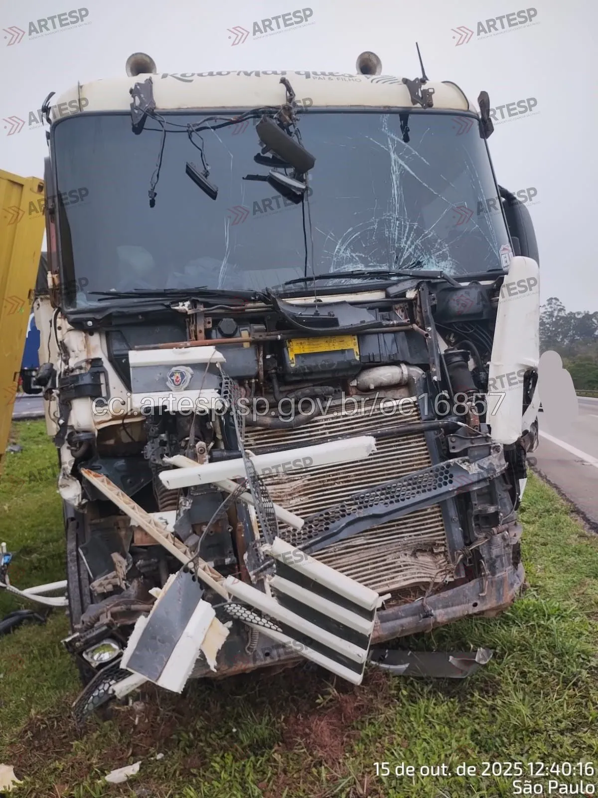 Carreta Scania rodoanel acidente