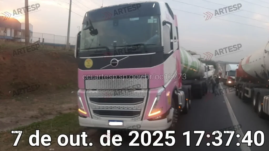 Carreta Volvo limeira