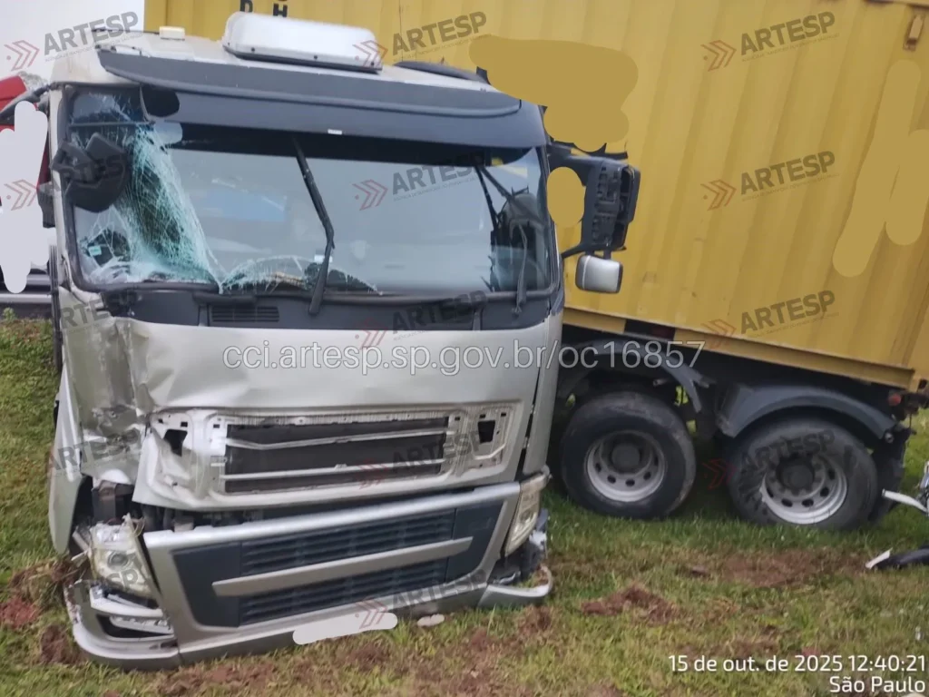 Carreta Volvo rodoanel acidente quarta
