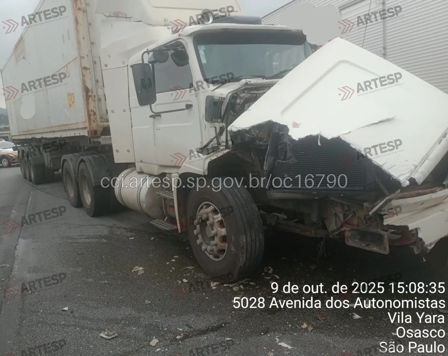 Carreta Volvo rodoanel acidente