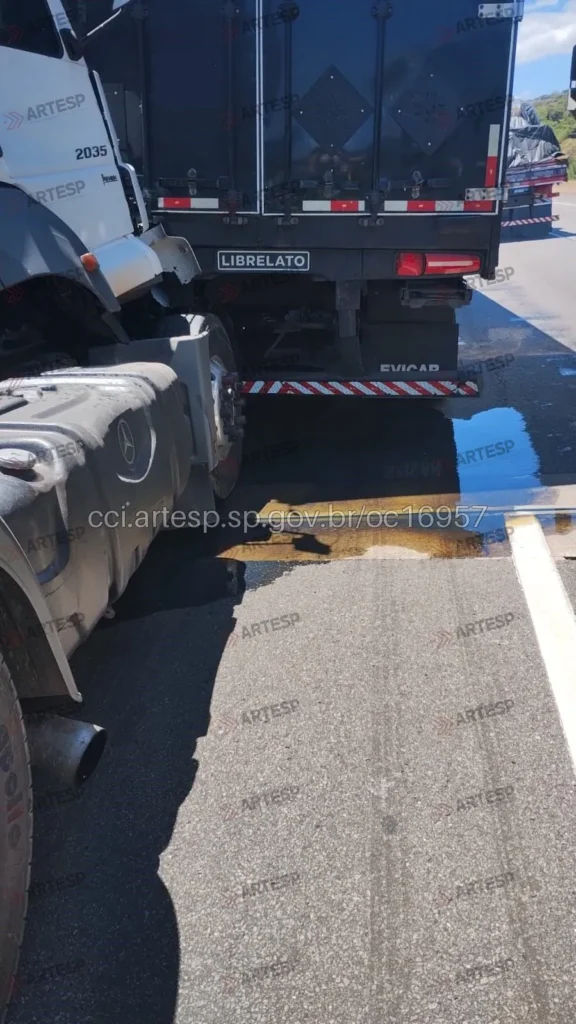 Carretas Scania R450 e Mercedes-Benz rodoanel spmar