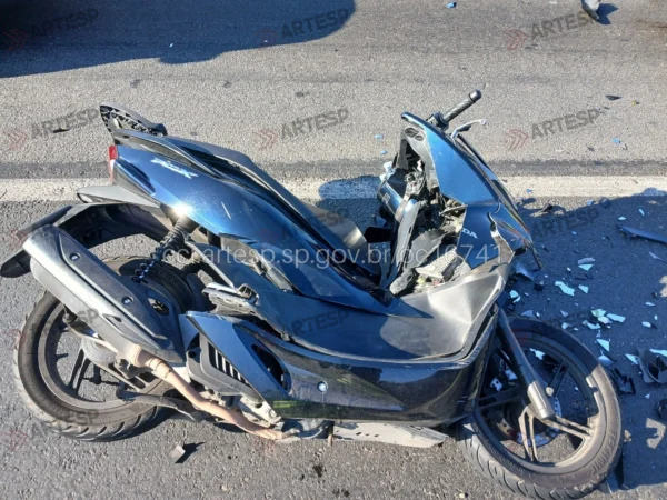 Moto Honda PCX rodovia Castelo branco