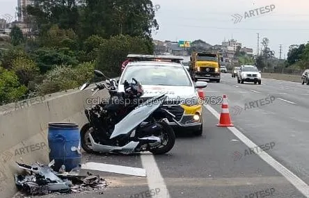 Moto Honda PCX rodovia dos Imigrantes