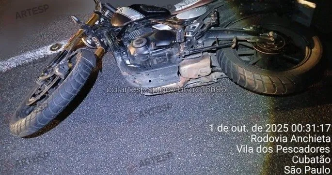 Moto Triumph Scrambler rodovia Anchieta
