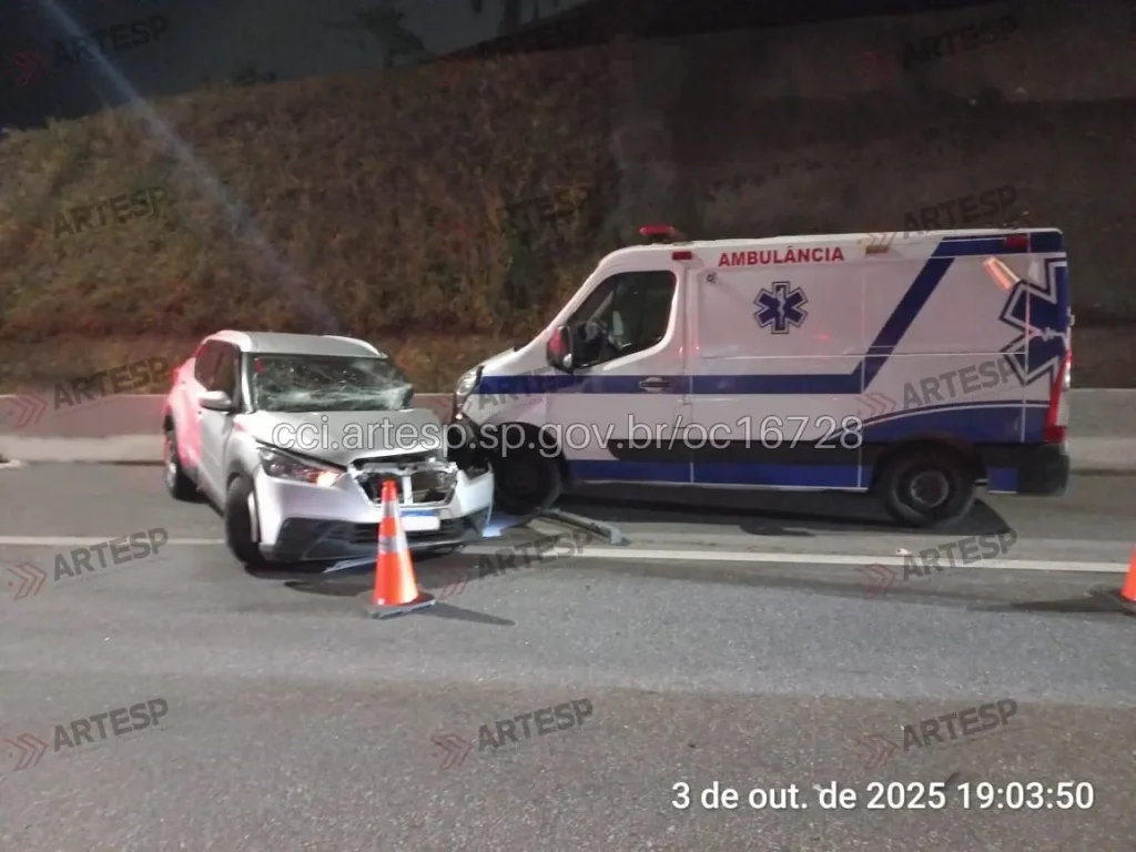 Nissan Kicks e ambulância