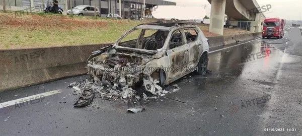 SUV Volvo XC40 rodovia anhanguera na