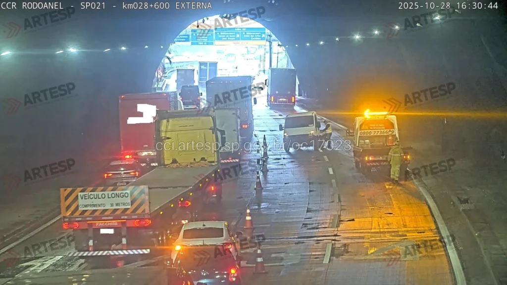 Utilitário Iveco rodoanel terça