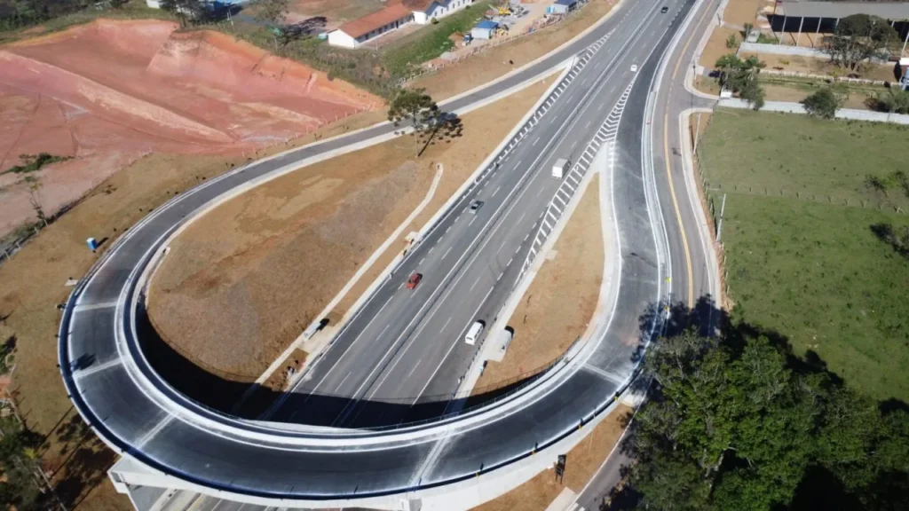 ViaOeste conclui novo dispositivo no km 46 da Raposo Tavares em São Roque