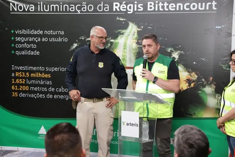 iluminação entre Itapecerica da Serra e Juquitiba rodovia régis Bittencourt