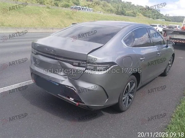 rodovia dos Bandeirantes BYD King no km 29 em Caieiras