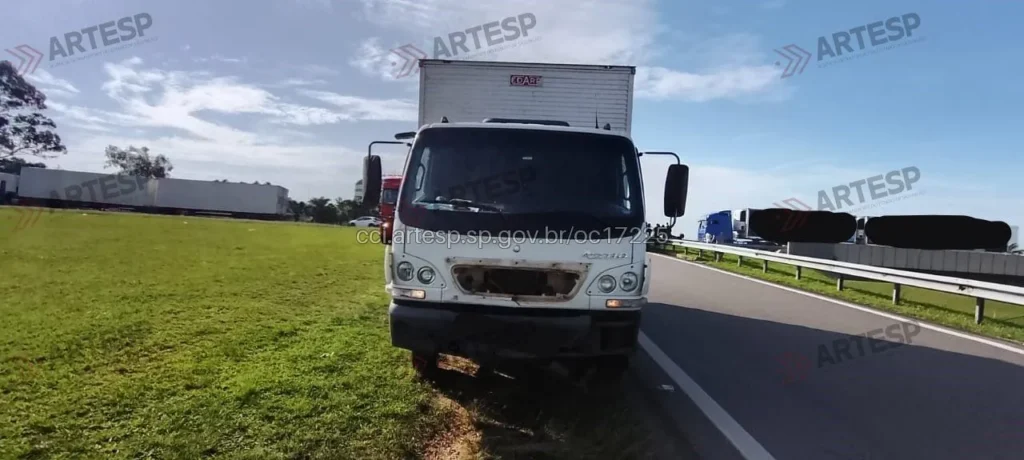 Caminhão Mercedes-Benz Accelo 1016 em Atibaia