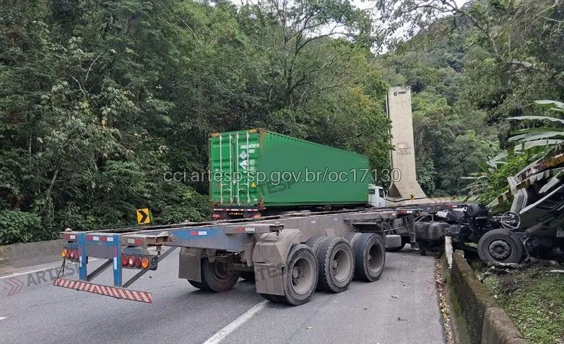 Carreta Ford Cargo 4532 km 254