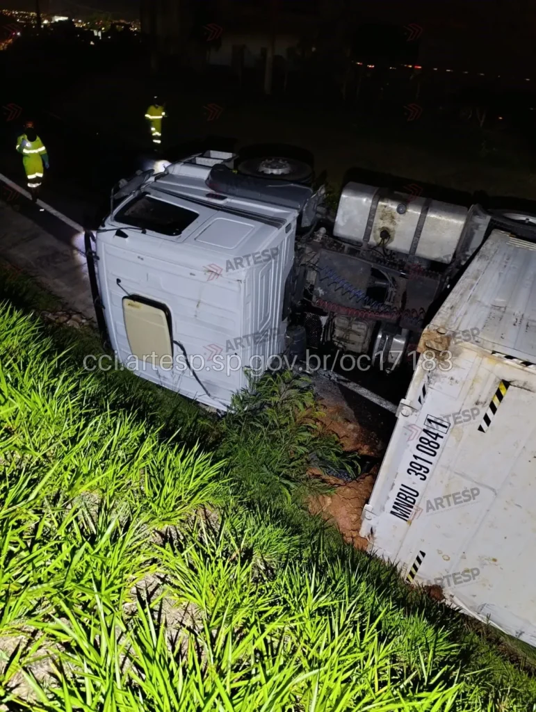 Carreta Mercedes-Benz Axor em Campinas