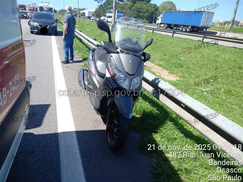 Moto Dafra no km 19,9 em Osasco