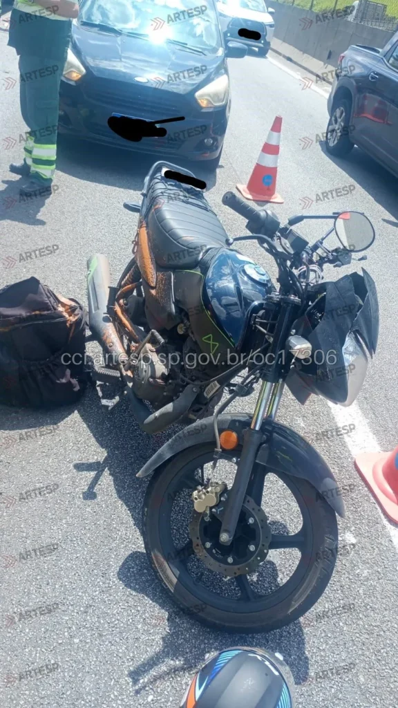 Moto Honda CG 125 no km 27,5 em Barueri rodovia castelo branco