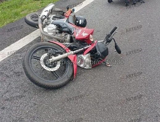 Moto Honda CG Fan no km 36 em Itapevi rodovia castelo branco