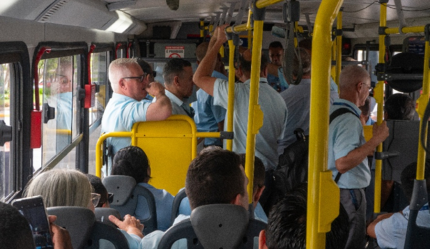 Motoristas de ônibus trocam de lugar