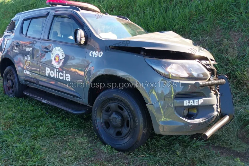 SUV Chevrolet Trailblazer do BAEP no km 202,1 em Pirassununga rodovia anhanguera