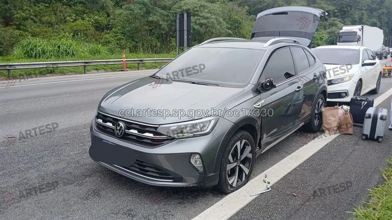 SUV VW Nivus no km 36 em Itapevi