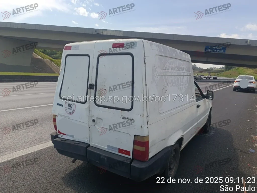 Fiat Fiorino no km 24 em SP