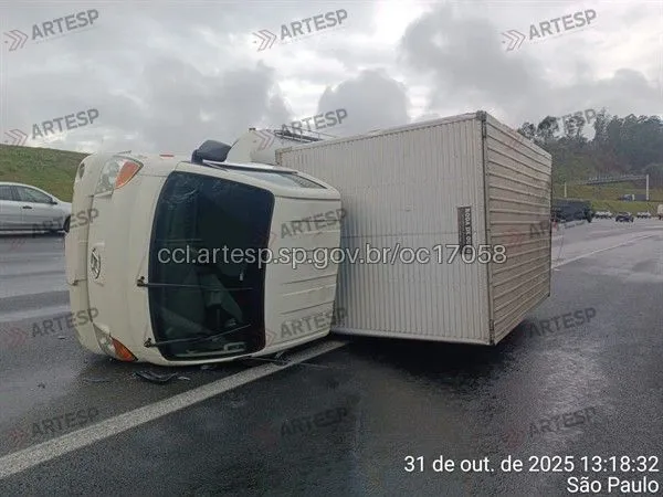 Utilitário Hyundai HR rodovia dos bandeirantes