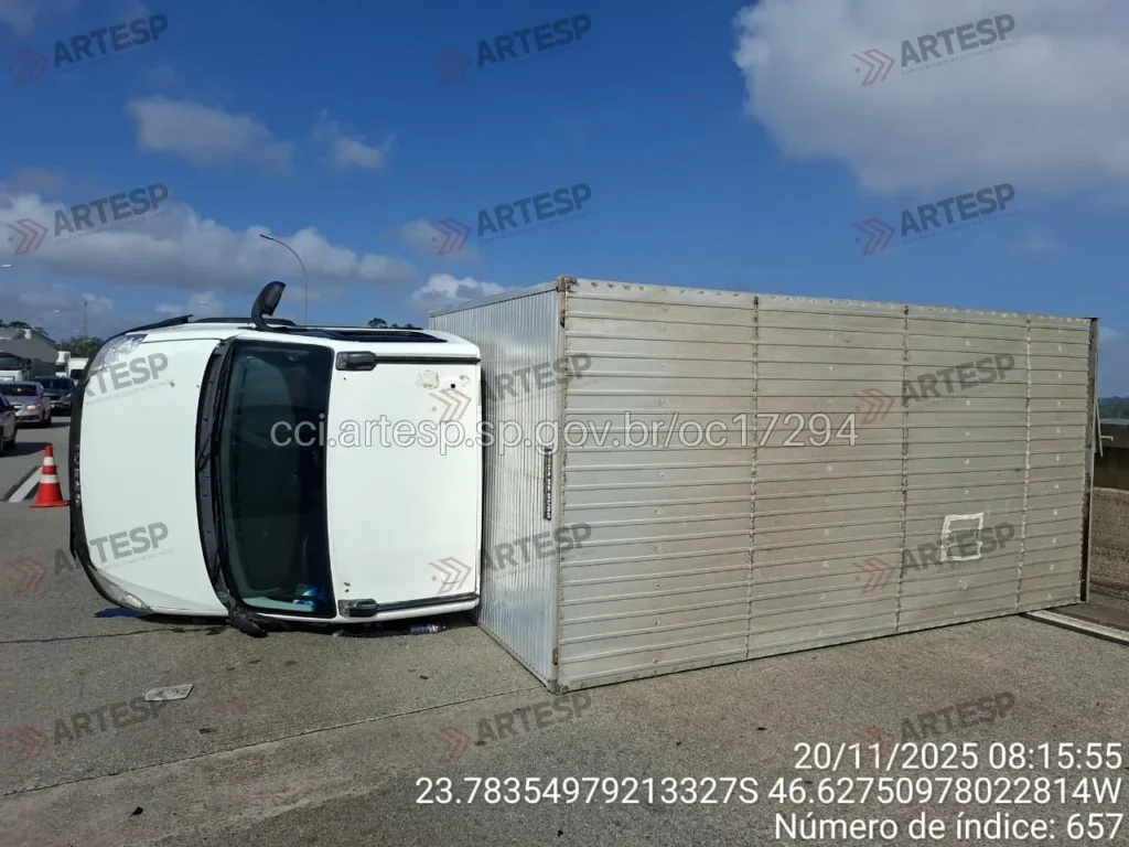 rodoanel Utilitário Iveco Daily no km 66 em São Paulo