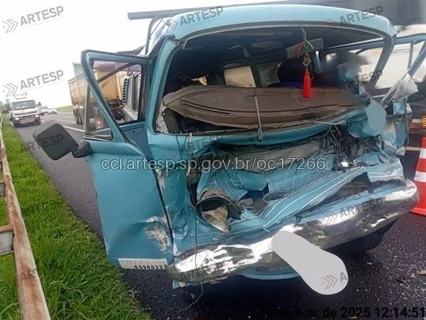 VW Kombi no km 69,4 em Louveira rodovia dos Bandeirantes