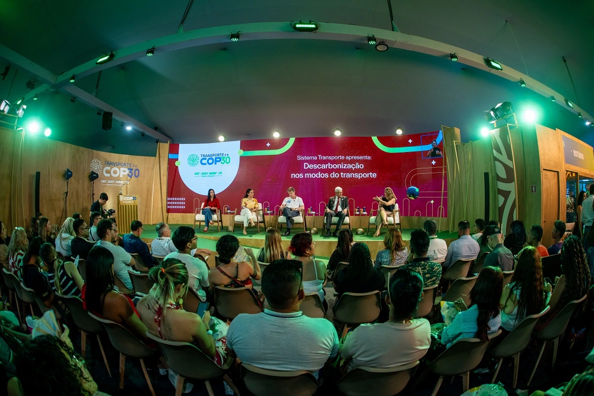 ônibus elétricos mesa de debates sobre descarbonização dos transportes