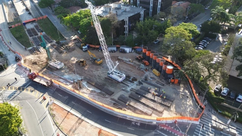 túnel da Avenida Cecília Lottenberg
