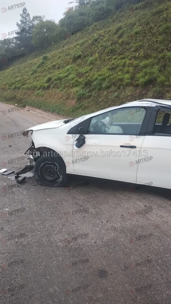 Automóvel Fiat Siena no rodoanel