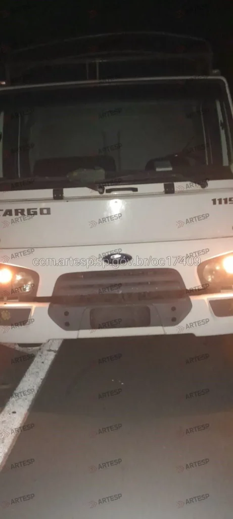 Caminhão Ford Cargo rodovia Washington Luís São José do Rio Preto