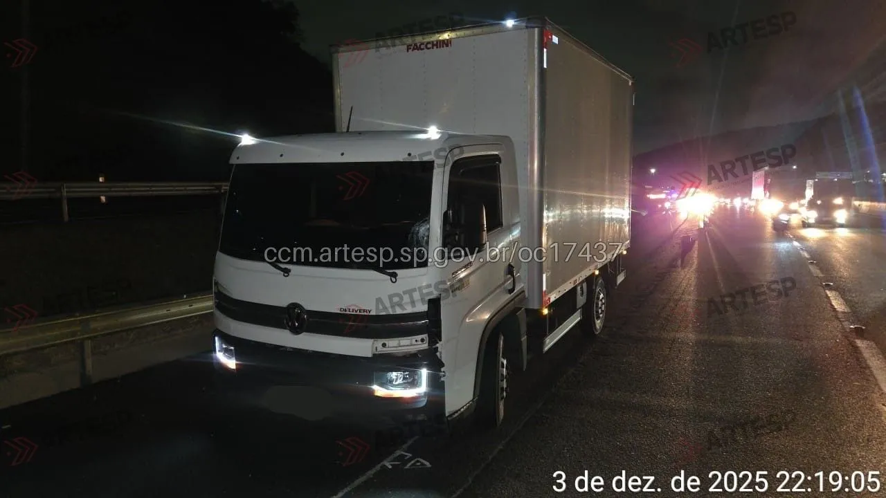 Caminhão VW Delivery rodovia anhanguera