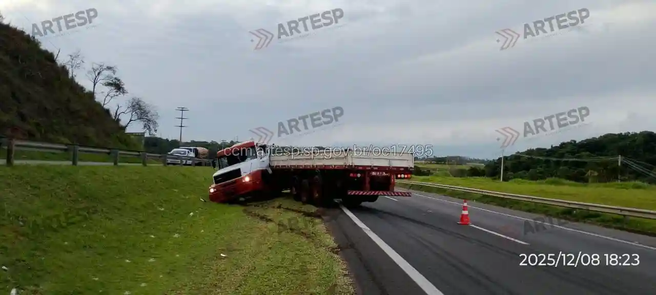 Carreta Mercedes-Benz 1634 rodovia Dom Pedro I