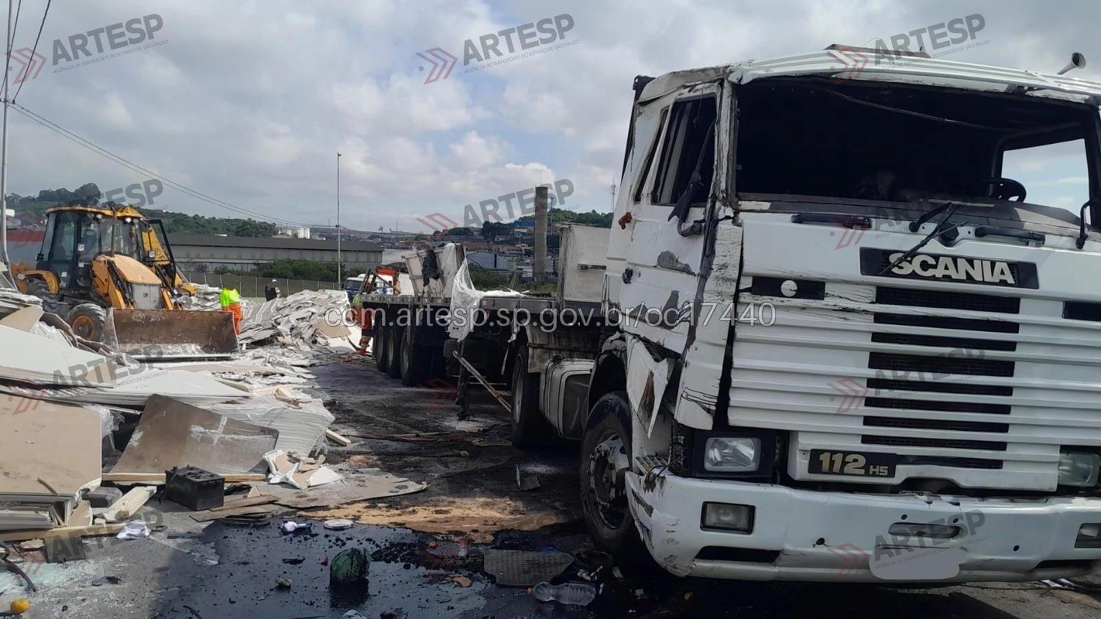 Carreta Scania 112 HS rodovia Ayrton Senna