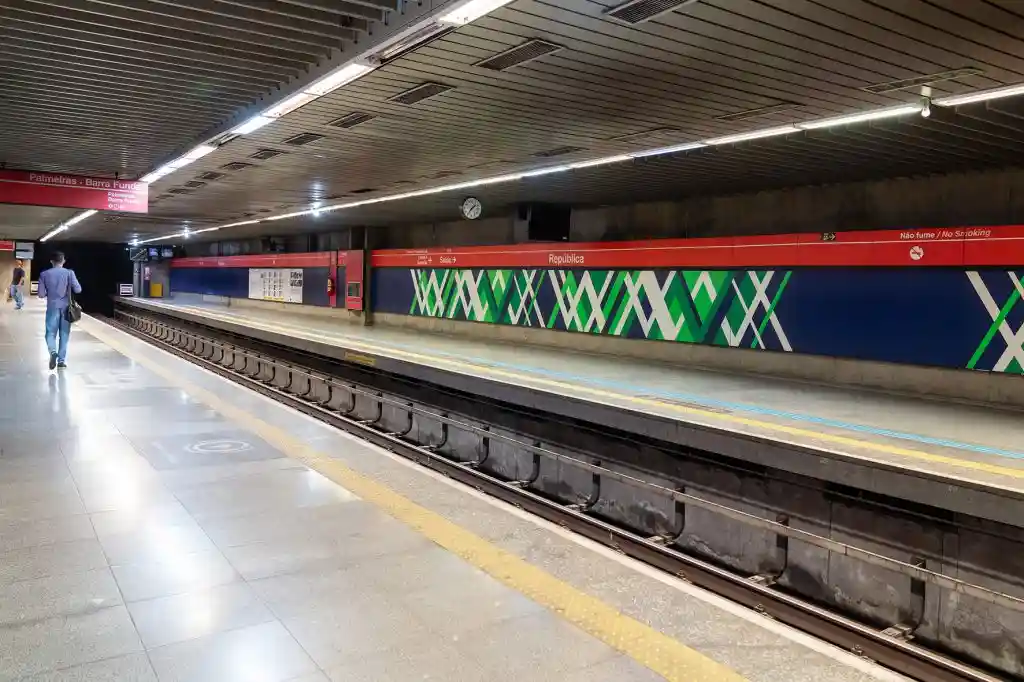 Estação República do Metrô linha 3-vermelha