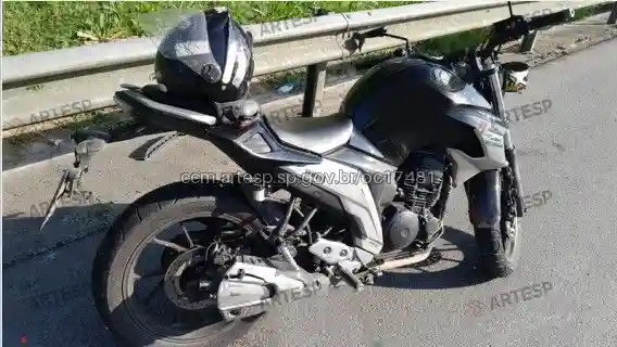 Moto Yamaha Fazer FZ25 rodovia padre manoel da Nóbrega