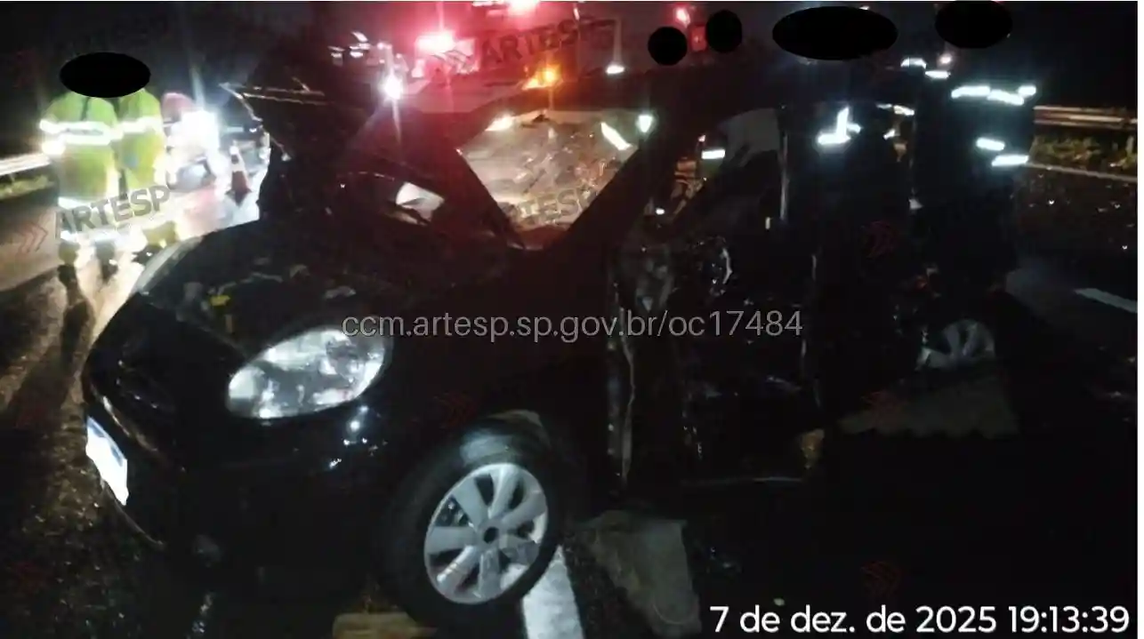 Nissan March rodovia dos bandeirantes