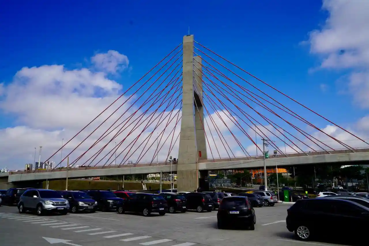 Viaduto Estaiado Robert Kennedy-Piraporinha