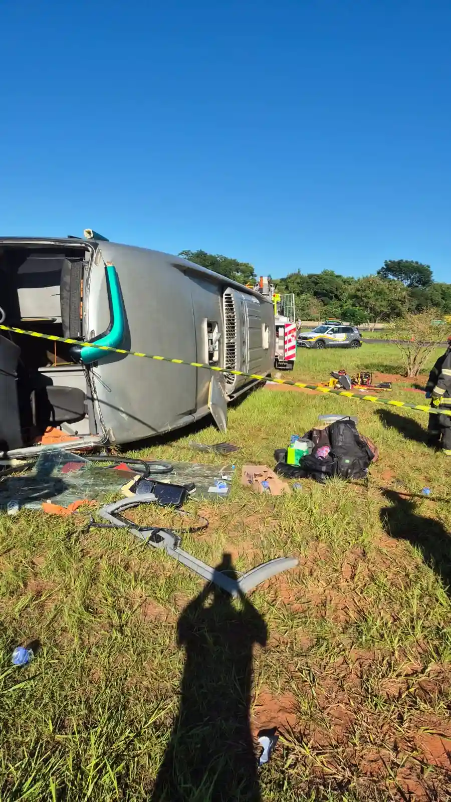 capotamento de ônibus jaboticabal Acidente grave com ônibus na rodovia Brigadeiro Faria Lima em Jaboticabal