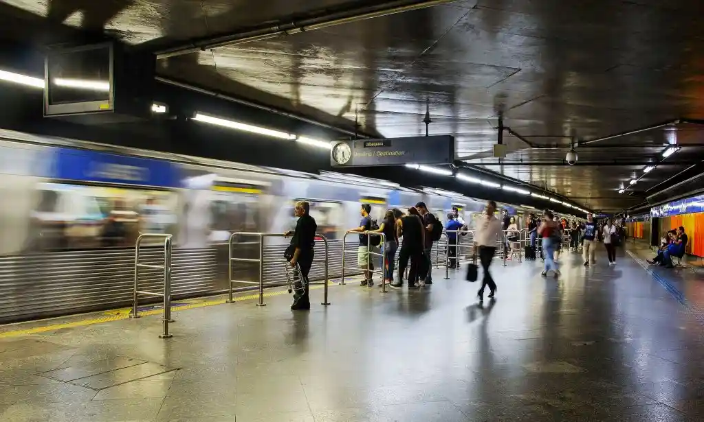 metrô 24 horas passageiros madrugada