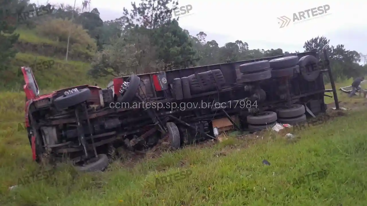 tombamento na sp-070 rodovia ayrton senna