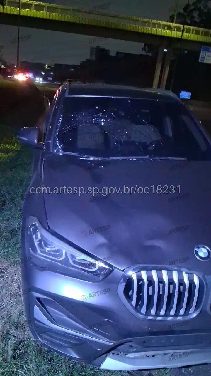 Automóvel BMW X1 rodovia dos Imigrantes acidente