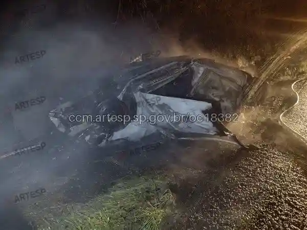 Automóvel Voyage rodovia castelo branco em itu